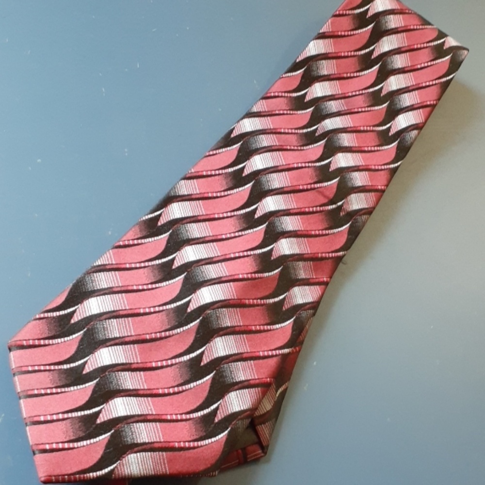 Men's tie